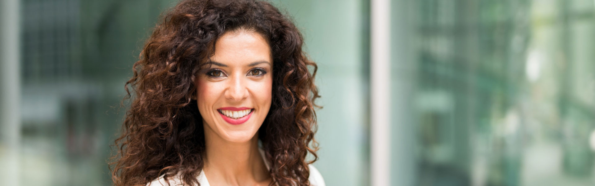 How Porcelain Veneers Can Transform Your Smile in Illinois Dr. Ahmad Zaidi Distinctive Dental Care